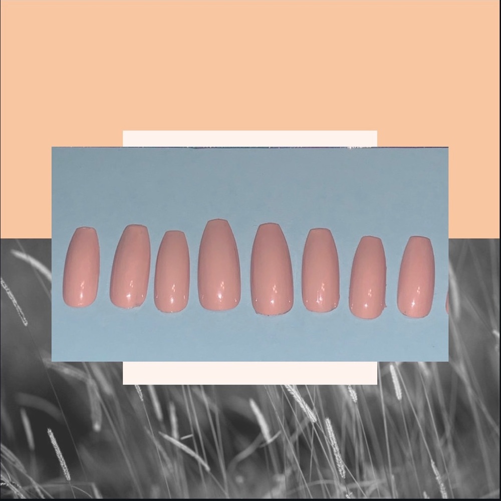 MAUVE COFFIN PRESS ON NAILS